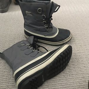 Mid calf grey sorel winter boots